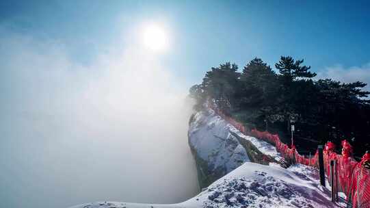 清晨云海日出云层山顶山林山峰云雾缭绕风景