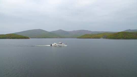 航拍黑龙江省牡丹江市镜泊湖吊水楼瀑布秋景