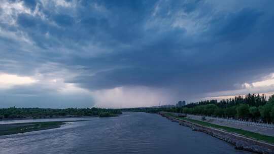 河面上的暴风雨闪电延时