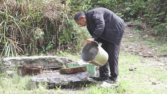 农村留守老人