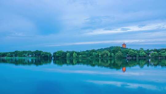 杭州西湖苏堤与雷峰塔日转夜延时视频素材模板下载