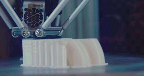 创建工业设计部分的3D打印机的特写。概念