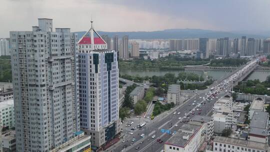 山雨欲来风满楼