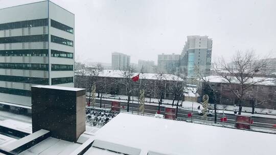 医院窗外大雪1