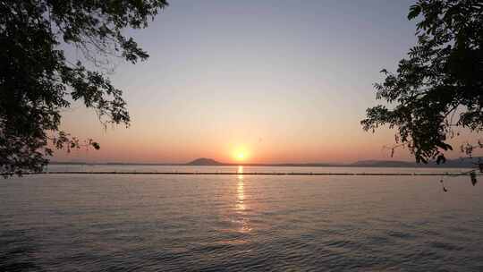 东湖日出