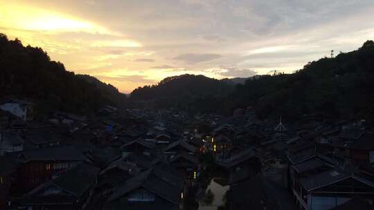 航拍贵州日出肇兴侗寨侗族村落山水大气夜色