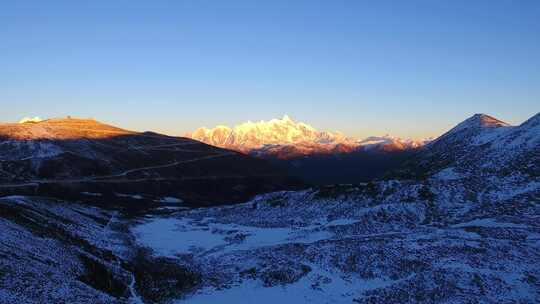 航拍西藏林芝南迦巴瓦峰日照金山雪山落日