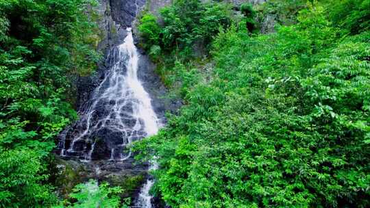 航拍户外山中瀑布悬崖流水自然风景