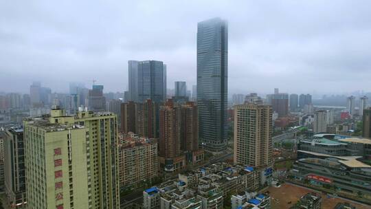 烟雨朦胧的长沙城市CBD地标航拍