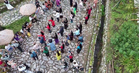 翁丁原始部落祭祀活动