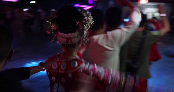 苗族 中国少数民族 少数民族 歌舞 篝火