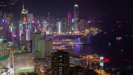 夜间的香港海港