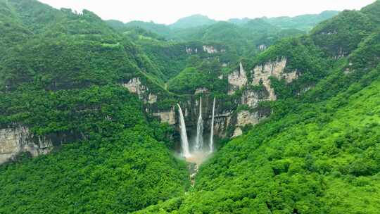 大自然峡谷唯美瀑布航拍壮美山河