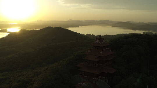 航拍武汉东湖磨山黄昏夕阳楚天台剪影