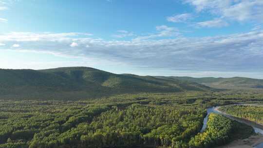 航拍秋季山林、河流云彩延时