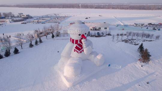 哈尔滨外滩雪人码头网红大雪人