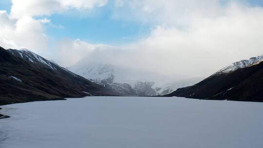 西藏拉萨高山高原雪山湖泊湖泊高清素材