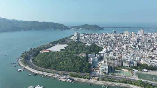 汕尾海边风景航拍海湾城市海滨大道建筑风光