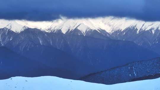 航拍西藏林芝冬季雪山风光