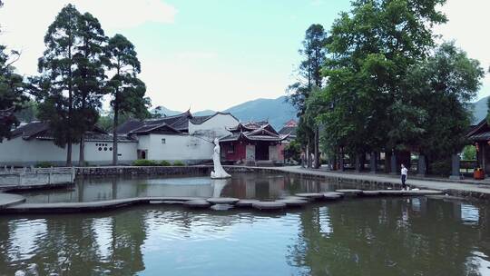 鲤鱼溪古镇的初夏