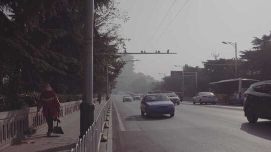 地拍武汉户部巷马路车流