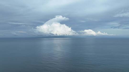 东南亚泰国普吉岛海天一色的安达曼海风景视频素材模板下载