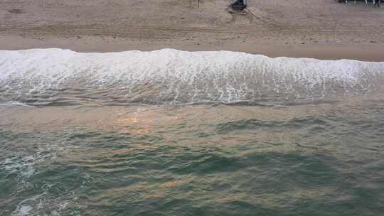 大海、沙滩、海浪、浪花