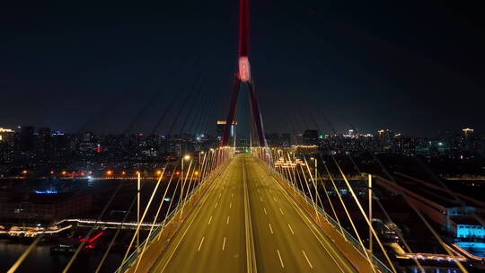 2022上海疫情空荡的杨浦大桥