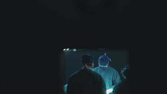 医生做手术  手术台 手术灯