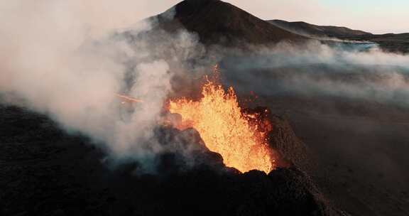 火山爆发航拍