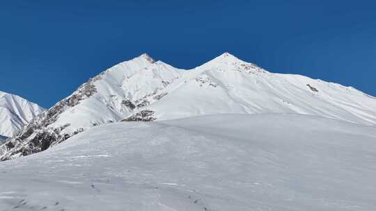 佐治亚州古多里美丽雪山的鸟瞰图