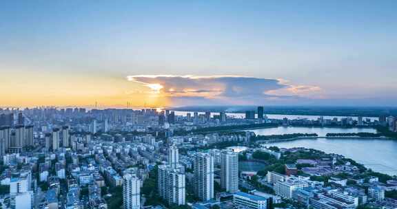 盛夏黄昏九江城景航拍延时