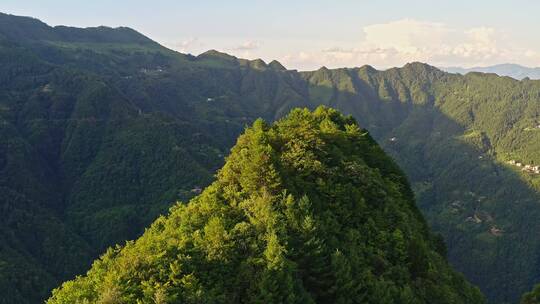 航拍4k高山蓝天白云