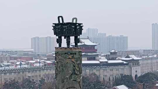 航拍洛阳丽景门雪景