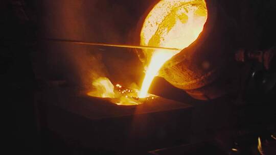 炼钢厂钢铁浇筑视频素材模板下载