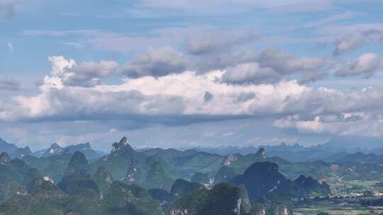 广西桂林喀斯特山脉蓝天白云航拍