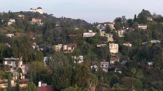 格里菲斯天文台下面的好莱坞山附近——上升