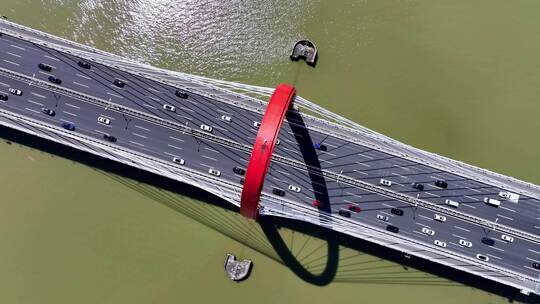 航拍杭州之江大桥上的车流