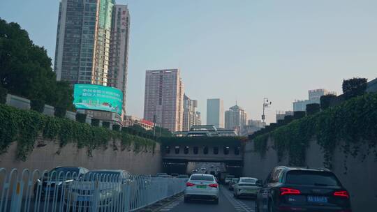 长沙交通公路穿过隧道桥洞
