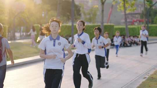 奔跑的年轻人 正能量 阳光少女