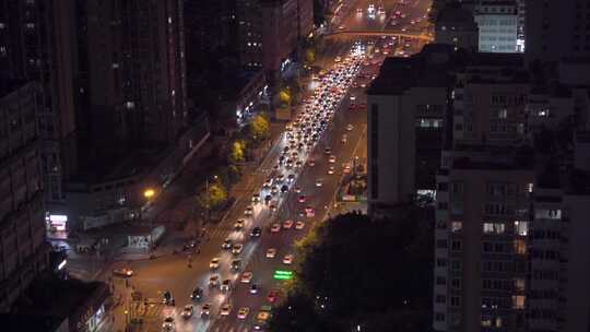 俯瞰成都城市夜景道路上的车流-4k25p