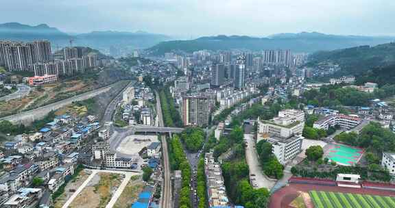 4K航拍湘西州吉首市清晨城市全貌