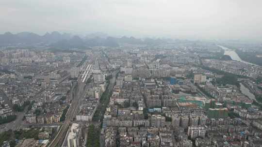 广西桂林城市风光航拍桂林清晨烟雨桂林