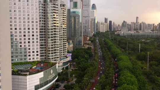 海口城市高楼与街道车流景象