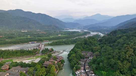 航拍清晨的四川成都岷江都江堰水利工程