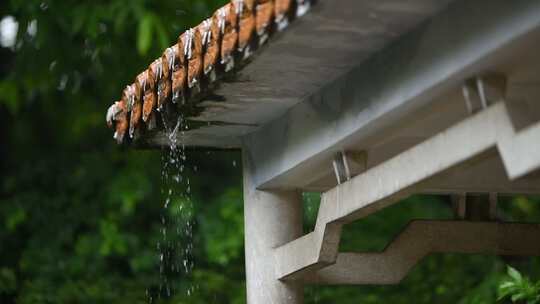 唯美屋檐下雨意境