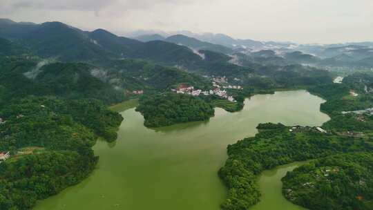 水库青山湖泊