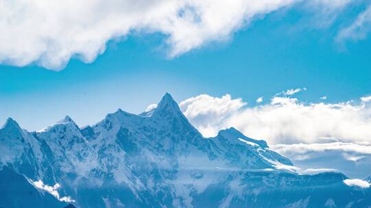 8k延时西藏最美318国道南迦巴瓦雪山山峰