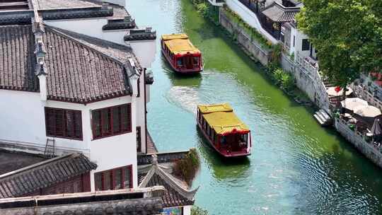 江南水乡特色古建筑与河道风光