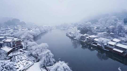 冬天雪中的乌镇景色